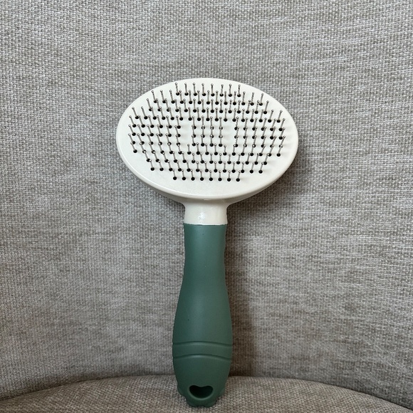 Eucalyptus Pet Brush for Cats & Dogs - Picture 3 of 4